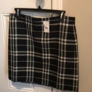NWT Super cute black and white plaid short skirt